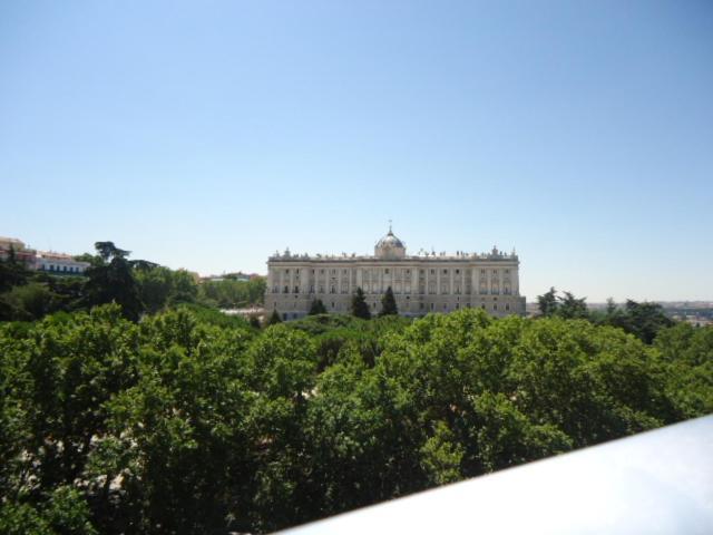 Apartament Wootravelling Plaza De Oriente Homtels Madryt Zewnętrze zdjęcie